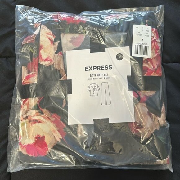 🆕 NWT Express Satin Pajama Set, Size Medium, Floral on Black - Picture 2 of 7